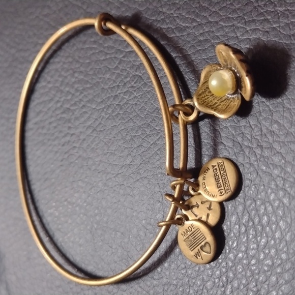 Alex and Ani Jewelry Alex And Ani Oyster Pearl Clam Beach Gold